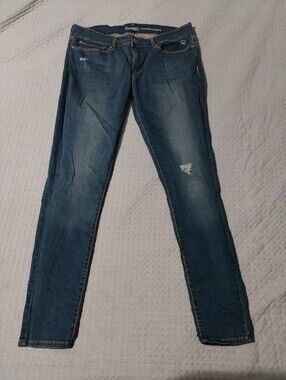 Signature by Levi Strauss Women's Skinny Jeans in Dark Blue with Distressed Knee